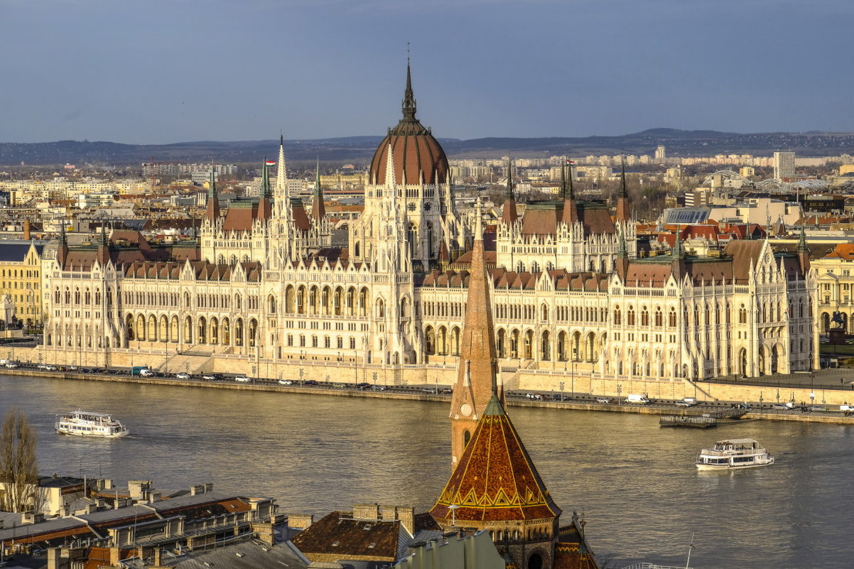 венгерский парламент днём - Георгий А