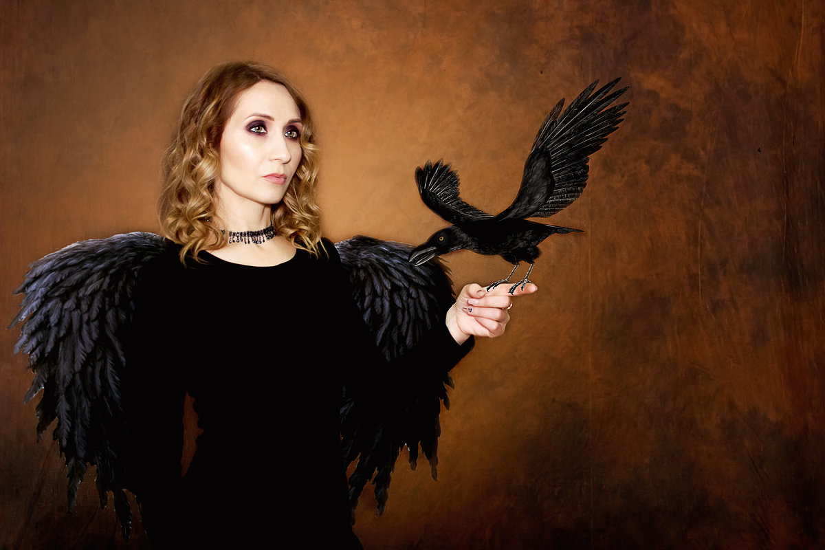 Девушка с крыльями - ворона - Яна Занина 