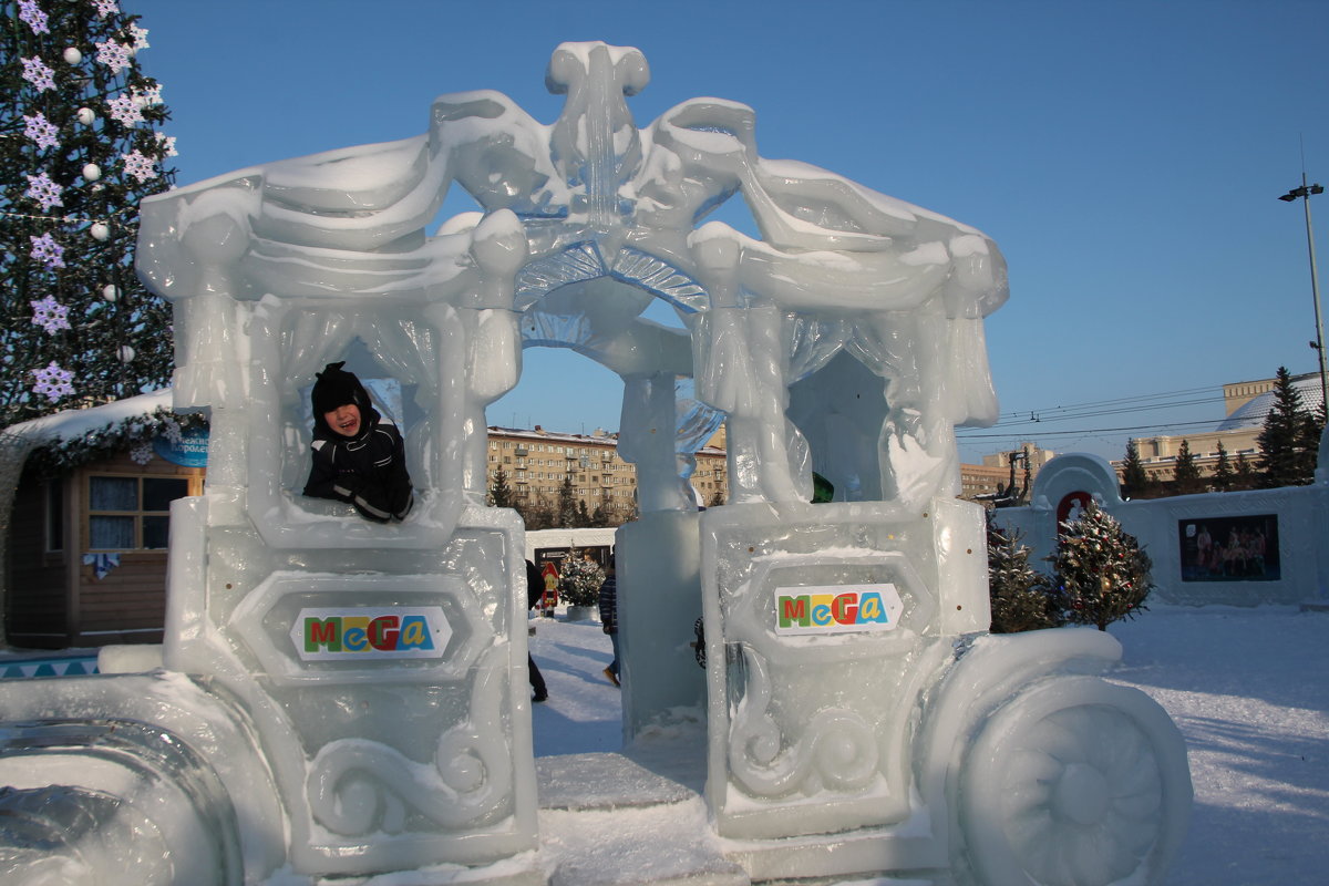 На городской ёлке. Карета - Олег Афанасьевич Сергеев