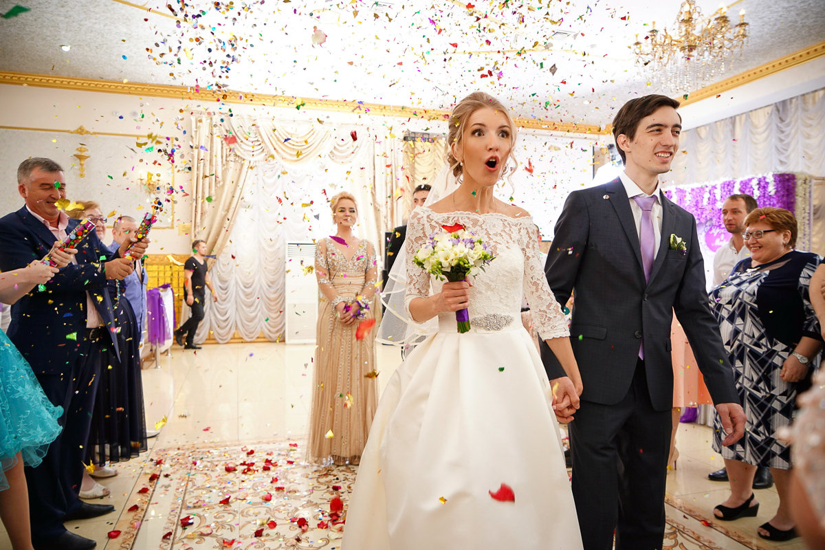 Невеста не ожидала конфетти на свадьбе..)) - Кирилл Тихов