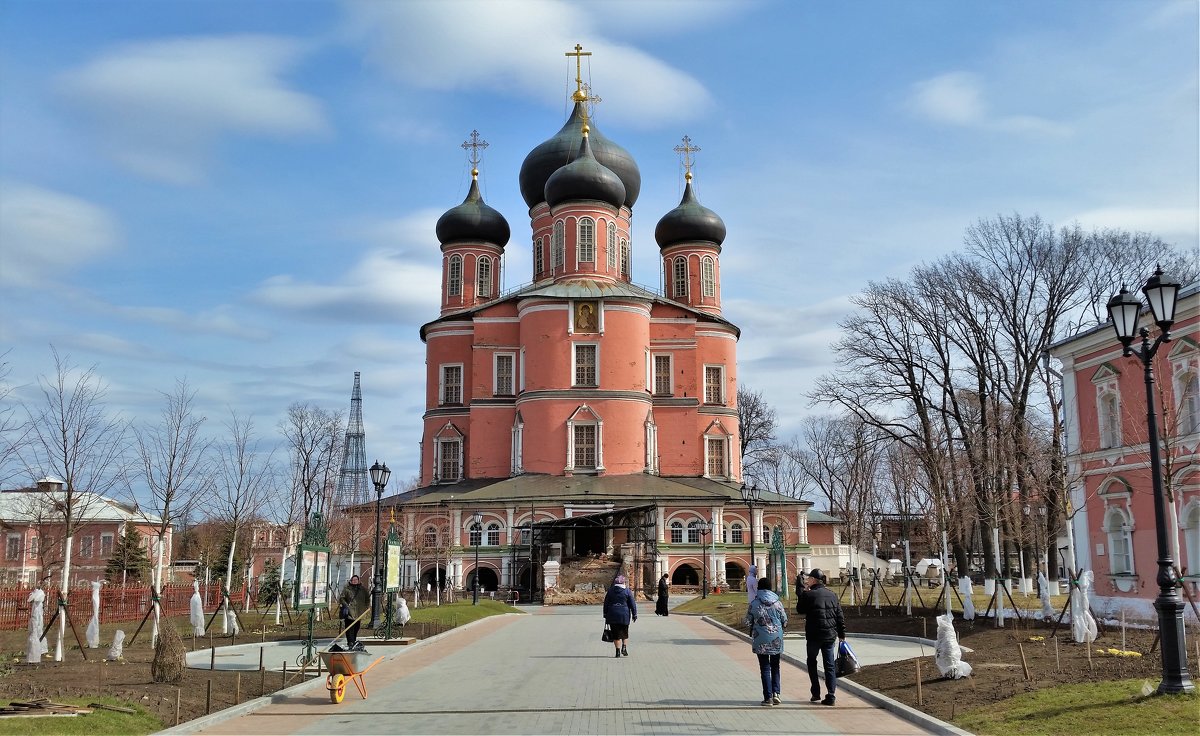 Донской монастырь ( фото с телефона ) - Константин Анисимов