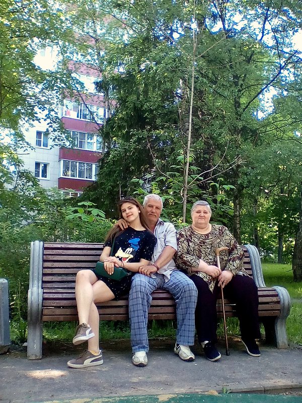 Бабушка, дедушка и Маруся - aleks50 