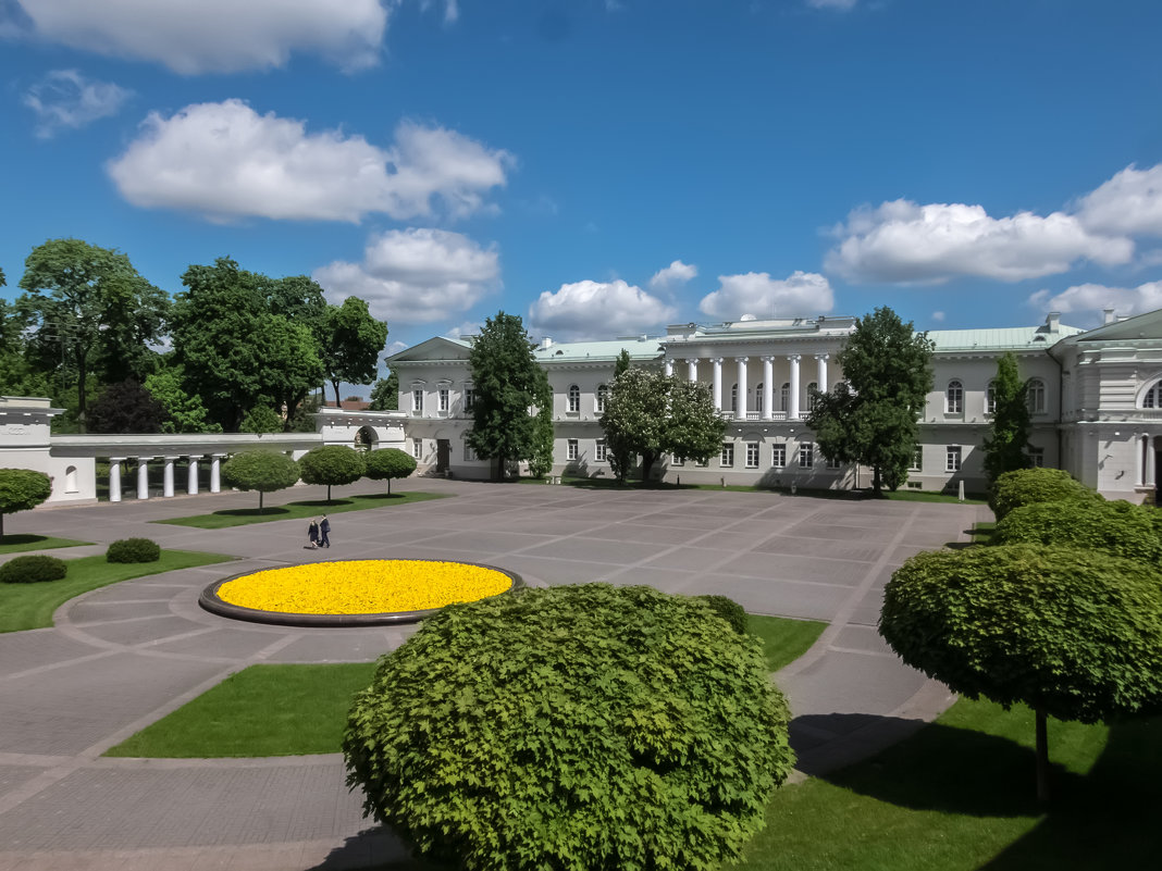 Внутренний двор Дворца президента (Вильнюс) - Олег Кузовлев