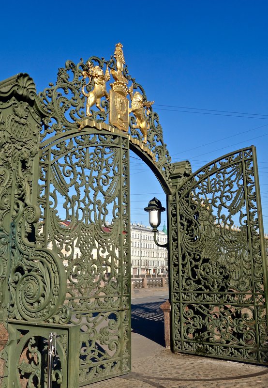 Ворота Шереметевского дворца - Елена 