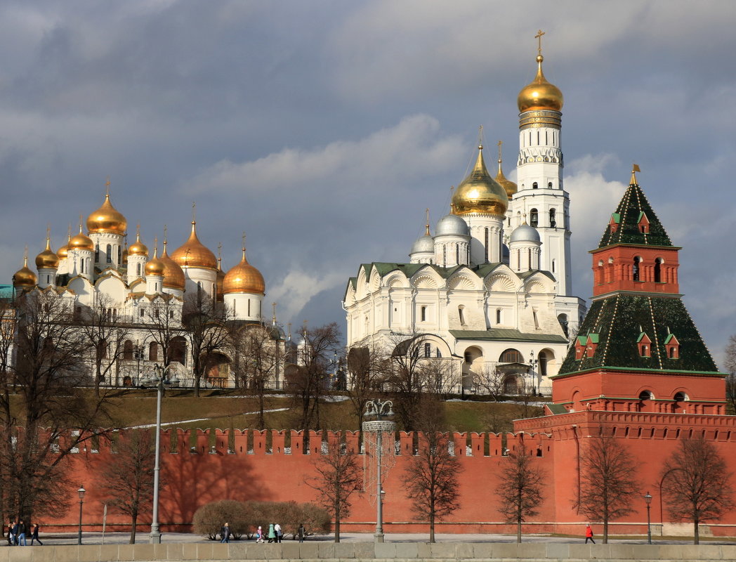 Храмы на Соборной площади Кремля - Галина Козлова 