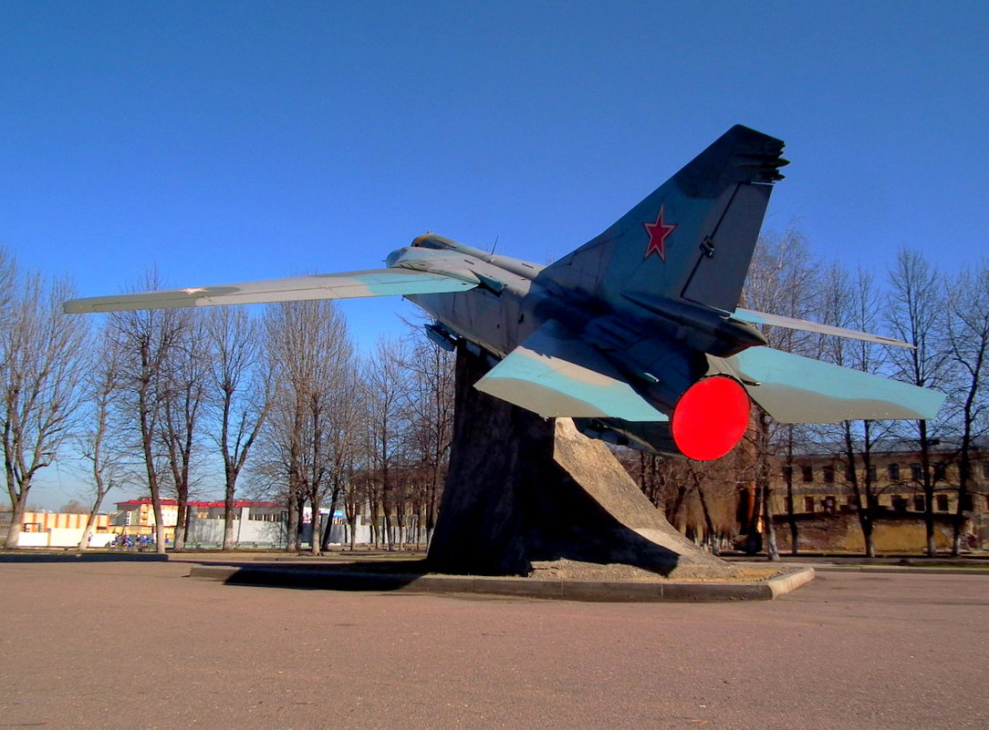 Истребитель-перехватчик МиГ-23 - Юрий Велицкий