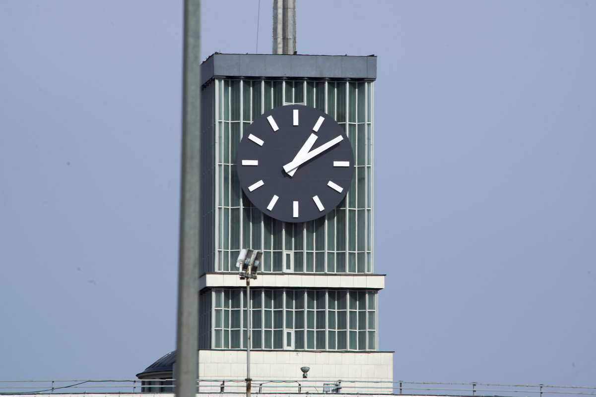 Часы на башне Финляндского волзала - Владимир 