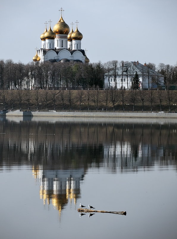 Ярославль, апрельское утро на Волге, вид с Тверицкой набережной - Николай Белавин