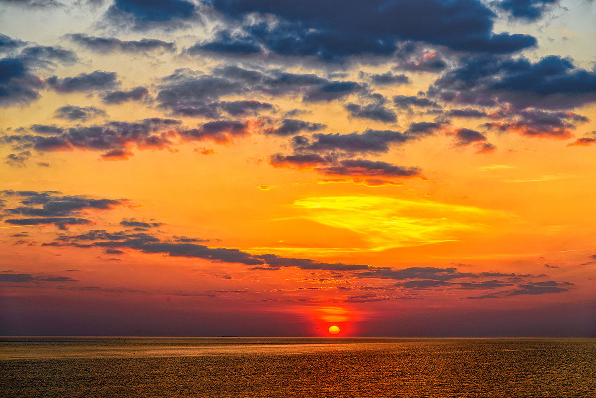 Весенний закат у моря - Леонид Соболев
