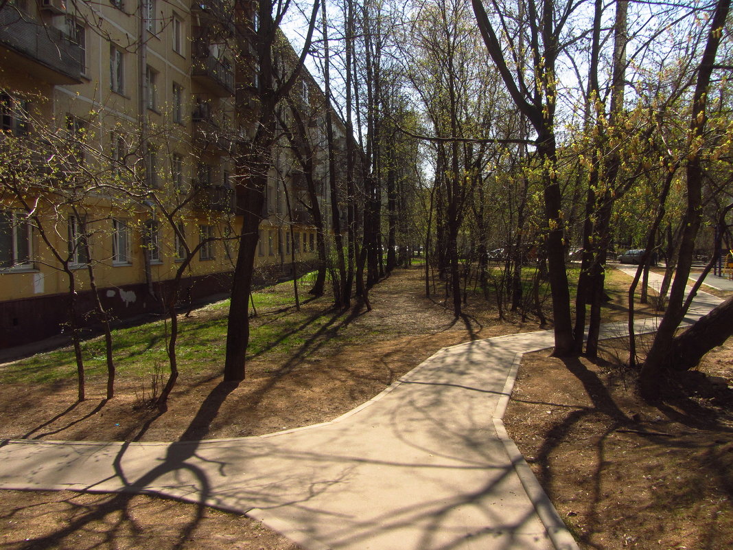 Апрель - самый прозрачный месяц в году - Андрей Лукьянов