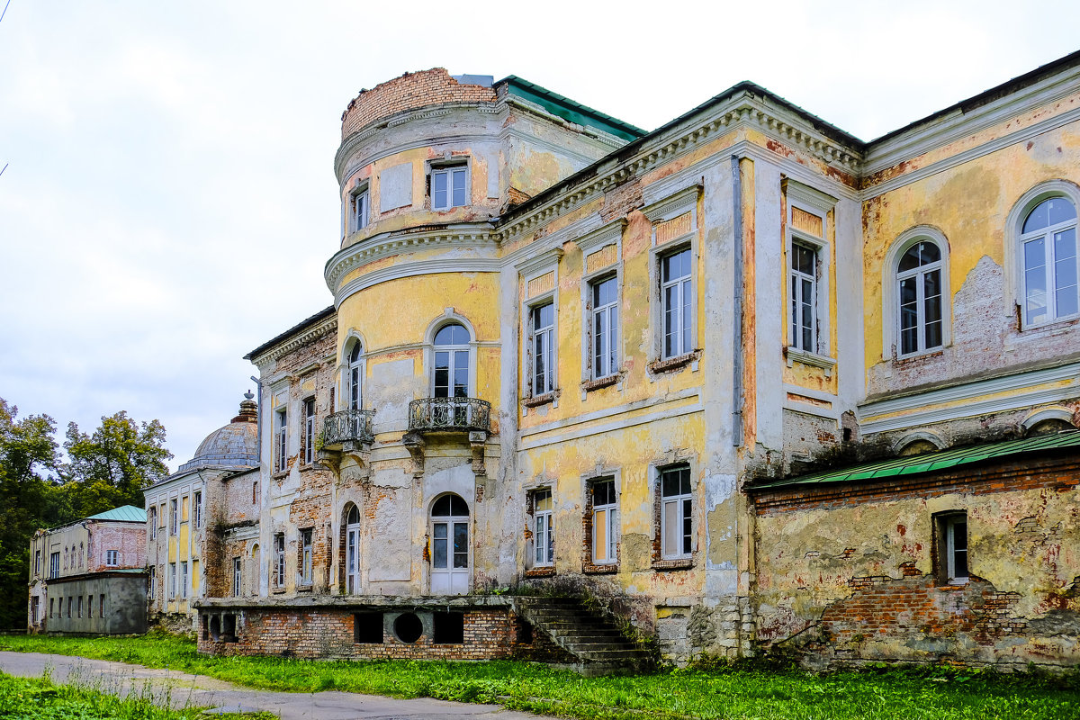 красивая заброшенная усадьба в Подмосковье - Георгий А