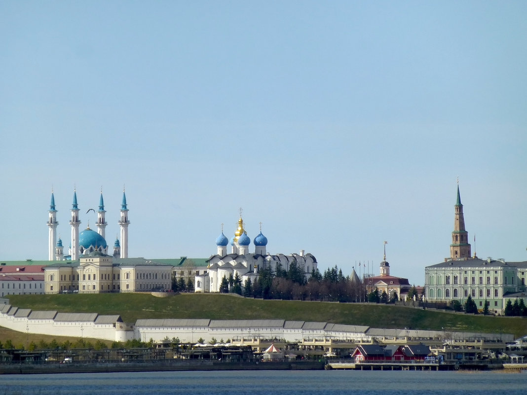 Вид на кремль с моста Миллениум - Наиля 