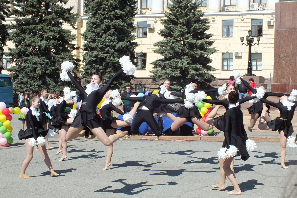 ПРАЗДНИЧНЫЙ КОНЦЕРТ - Элла Перелыгина