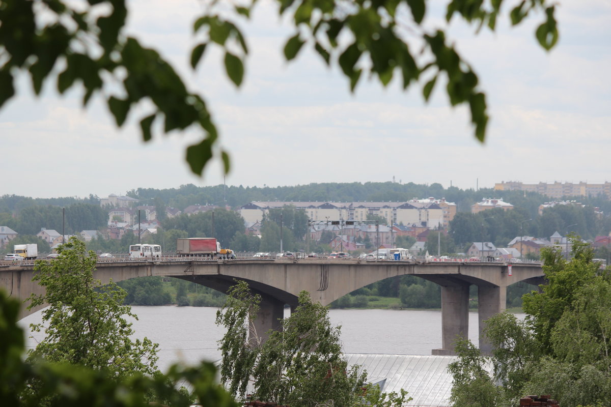 Вид на мост через Волгу в г. Костроме - Елена Верховская