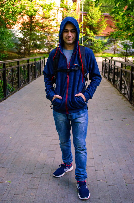Прогулка в парке - Радмир Шоев