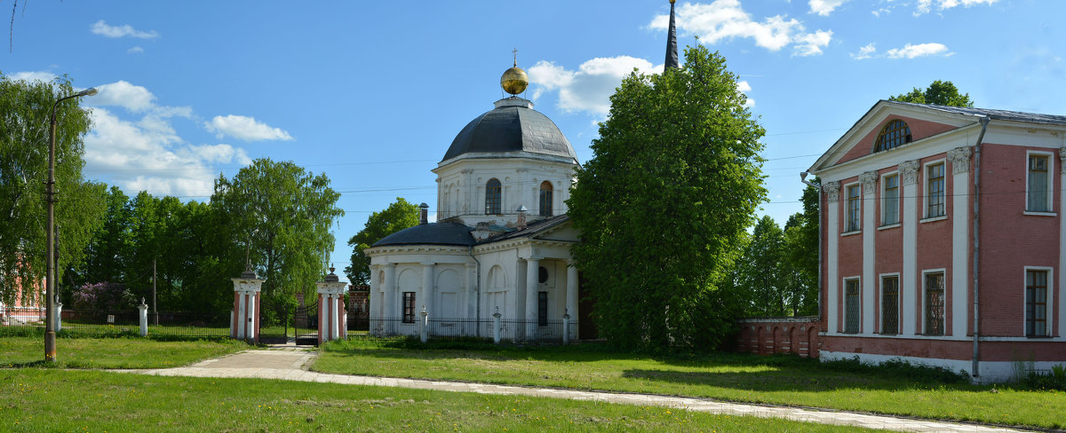 Церковь Иоанна Предтечи и левое крыло дворца Гончаровых (панорама) - Александр Буянов