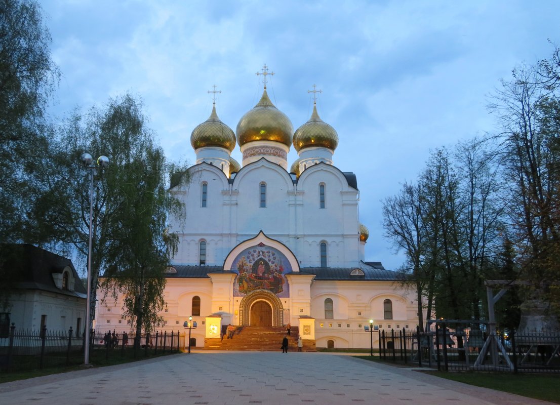 Успенский храм в Ярославле - Natalia Harries