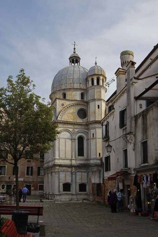 Церковь в Венецианских закоулках - M Marikfoto