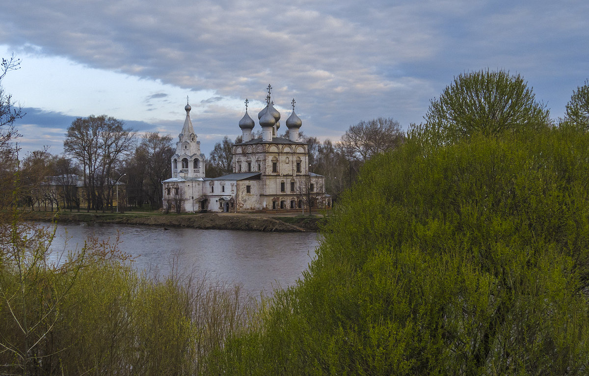 Вид на церковь Иоанна Златоуста - Сергей Цветков