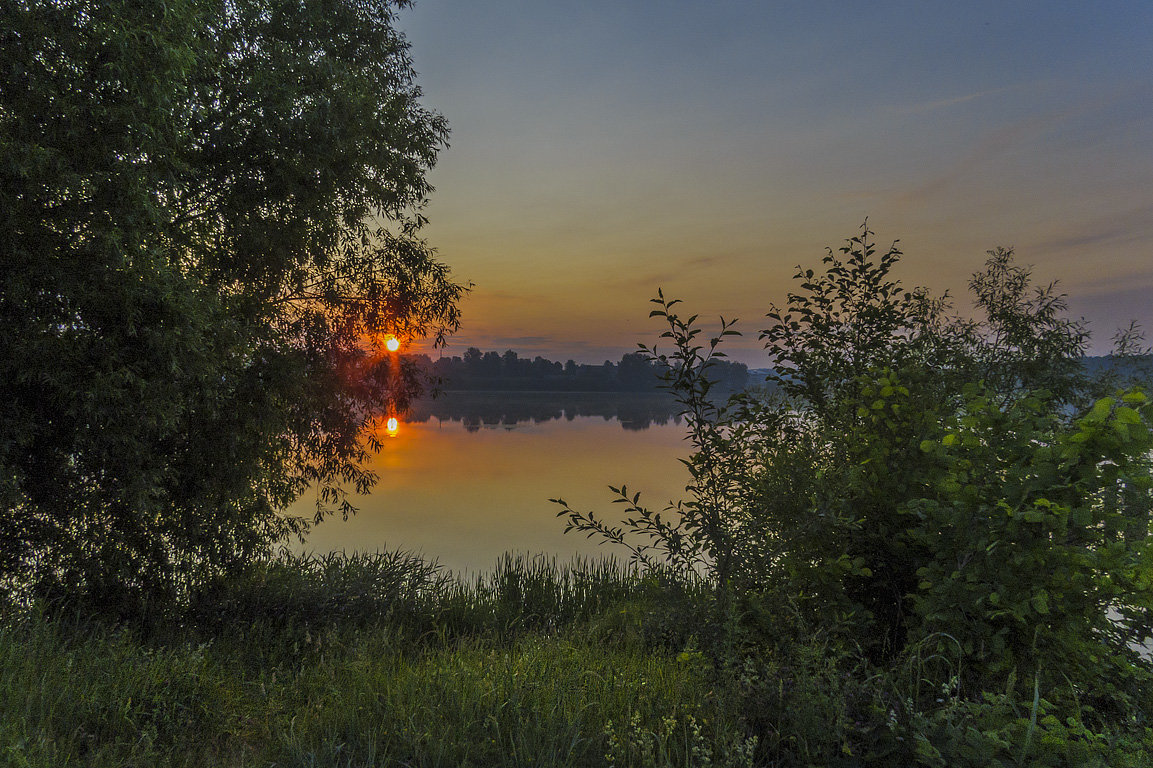 Восход на озере - Сергей Цветков