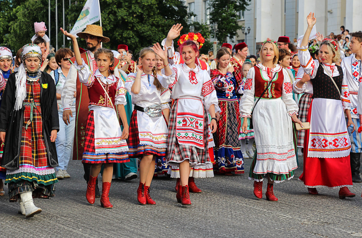 Праздник национального костюма - Nina Karyuk