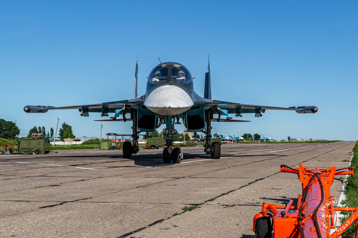 Перед взлетом Су-34 - Евгений Кель