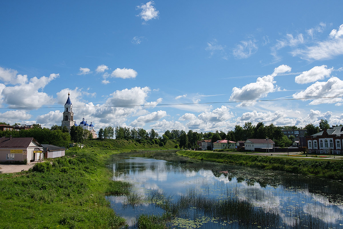 Город Кашин, вид на кафедральный собор - Евгений Некрасов