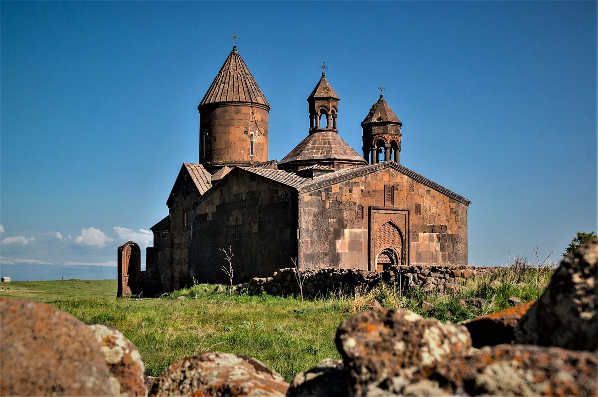 Ошакан Армения монастырь