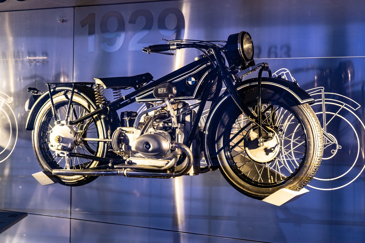 BMW Museum - Eugen Pracht