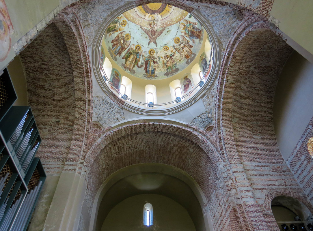 Купол Патриаршего собора в Пицунде (органный зал) - SVetlana Veter