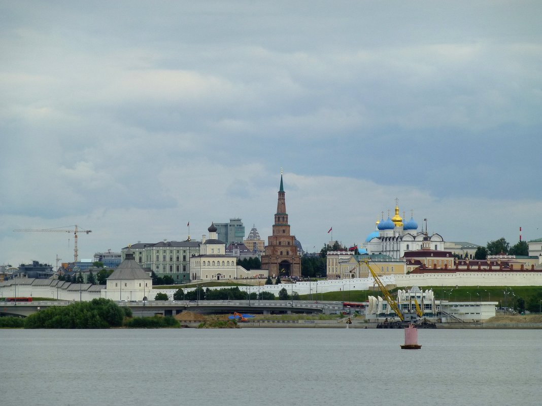 Вид на кремль с остановки "Речной техникум" - Наиля 