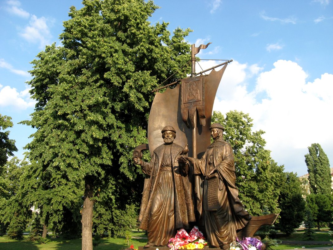 8 июля - День семьи, любви и верности. Памятник Петру и Февронии в Самаре - Надежда 