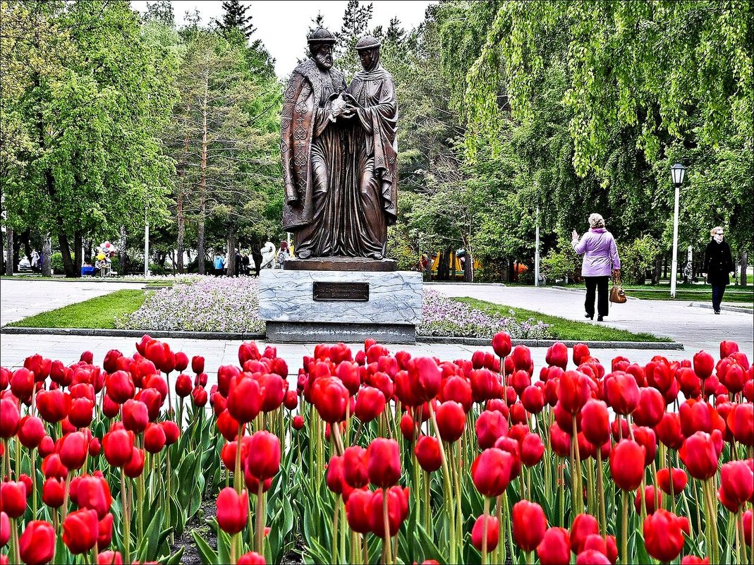 С праздником семьи, любви и верности - Валентина *