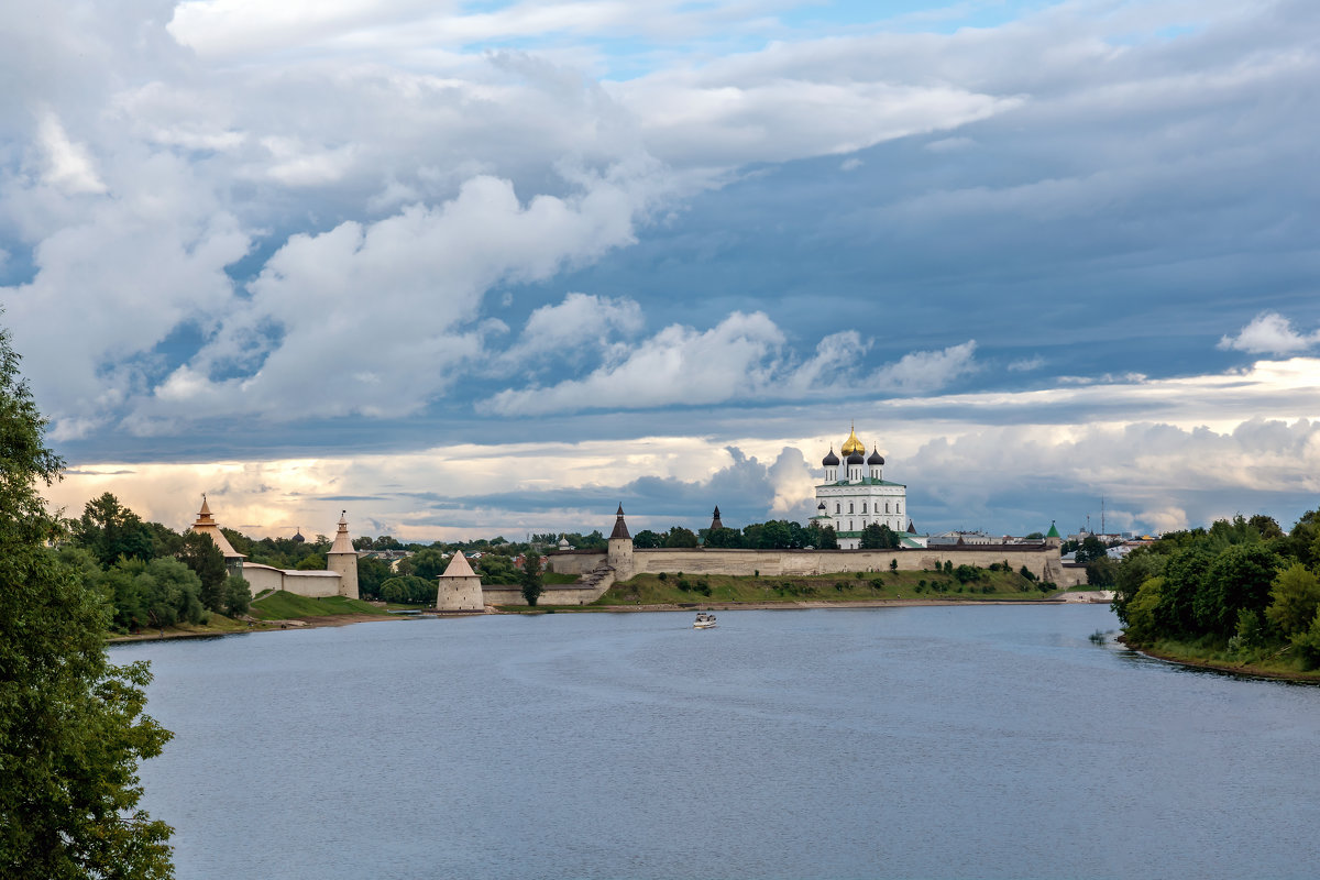 г.Псков.Псковский кремль.Троицкий собор. - Виктор Желенговский