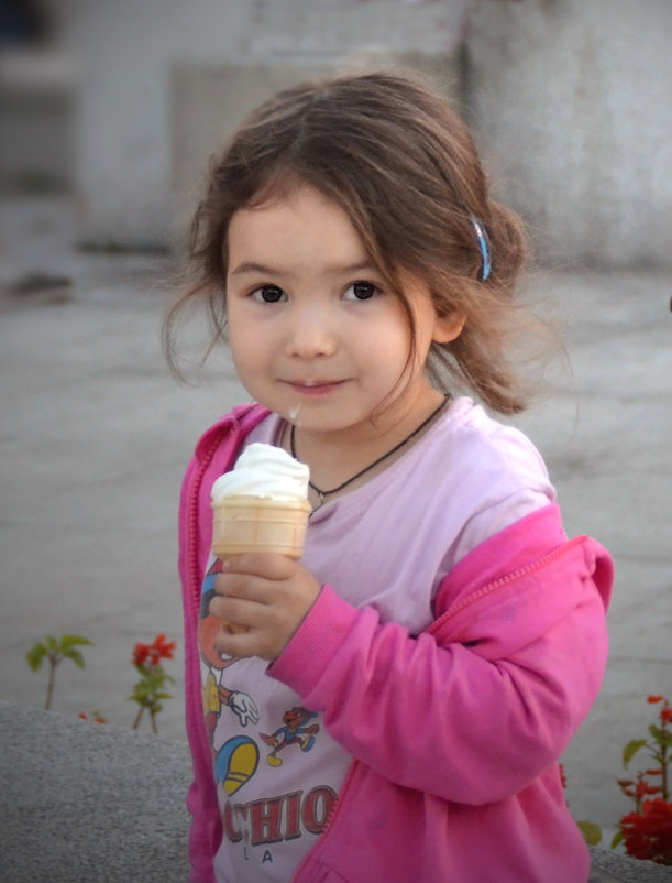 Девочка с мороженым - Нина Синица