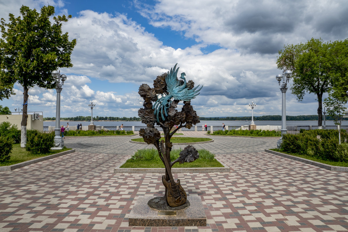 Памятник в честь песни «Клен», ВИА «Синяя птица».. - Наталья Меркулова