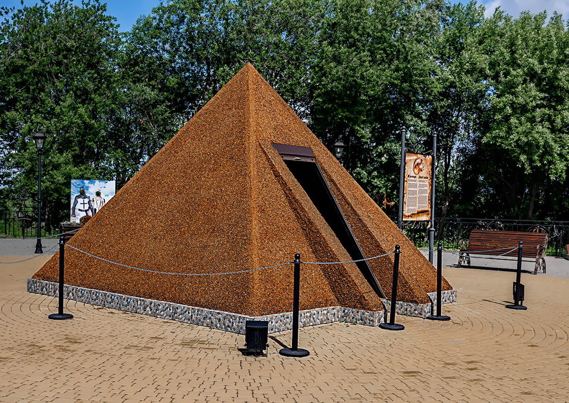 Kaliningrad080719. Amber pyramid - Arturs Ancans