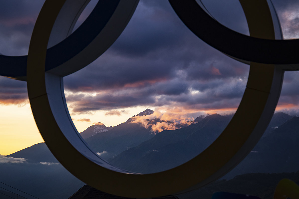 Закат в Олимпийской деревне - Светлана Карнаух