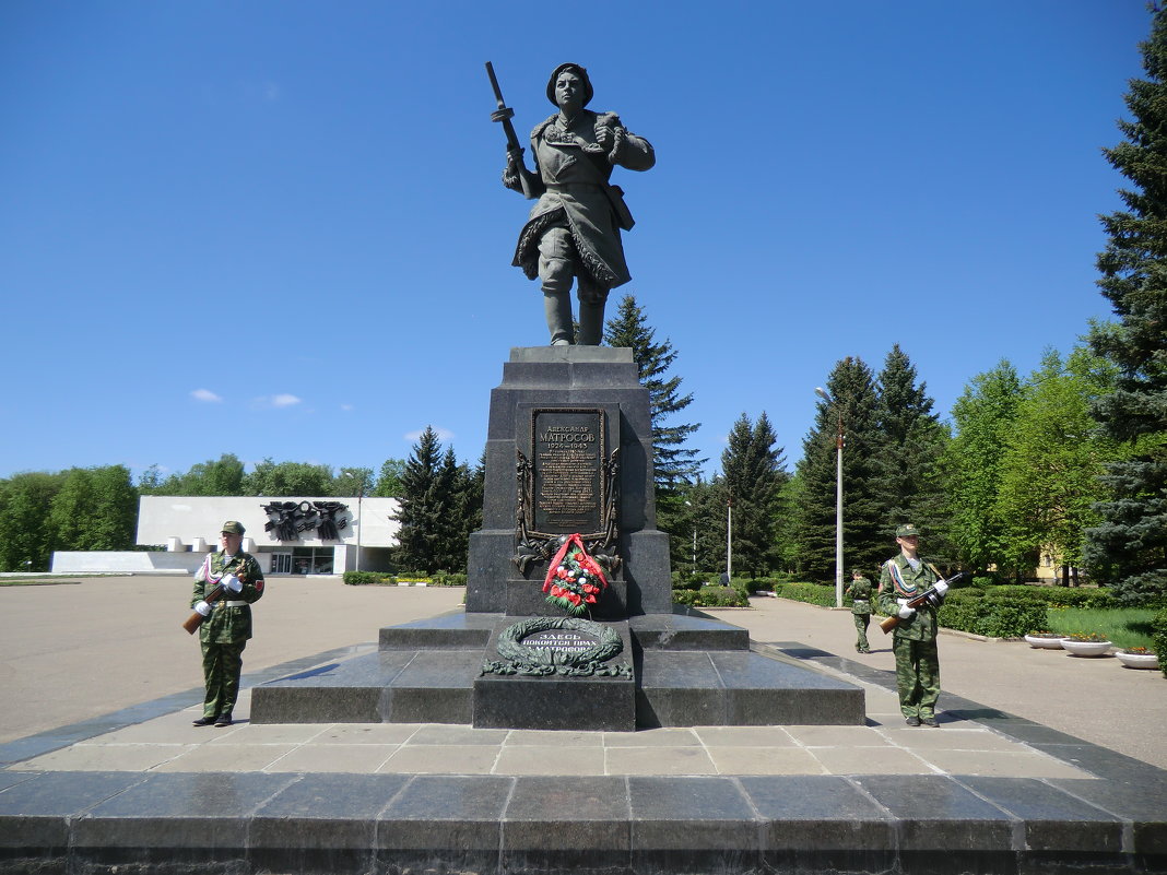 25 июля 2019 г. 65-лет установки памятника на захоронении Александра Матросова в Великих Луках - Владимир Павлов