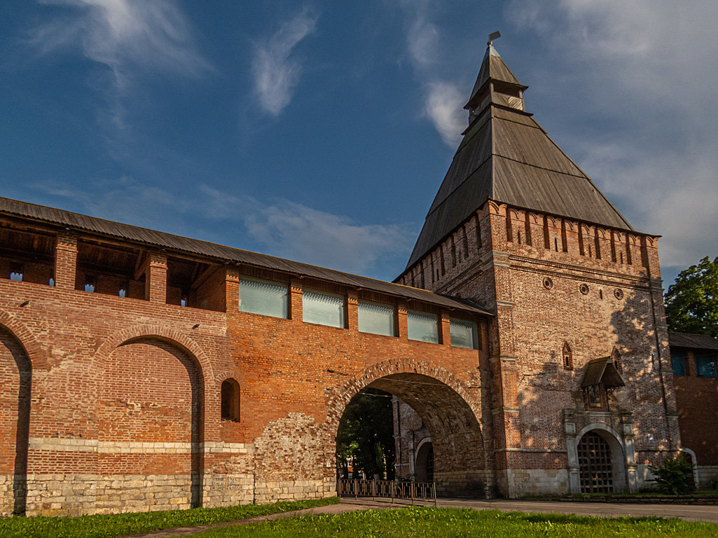 Крепостная стена и башня - Сергей Цветков