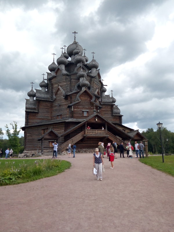 В усадьбе Богословка. (В 5 км. от Санкт-Петербурга). - Светлана Калмыкова