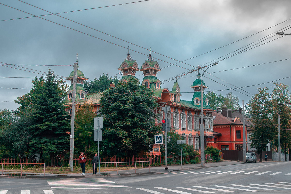 Рыбинск. Перекресток.  Каштан. Дом художников. - Виктор Орехов