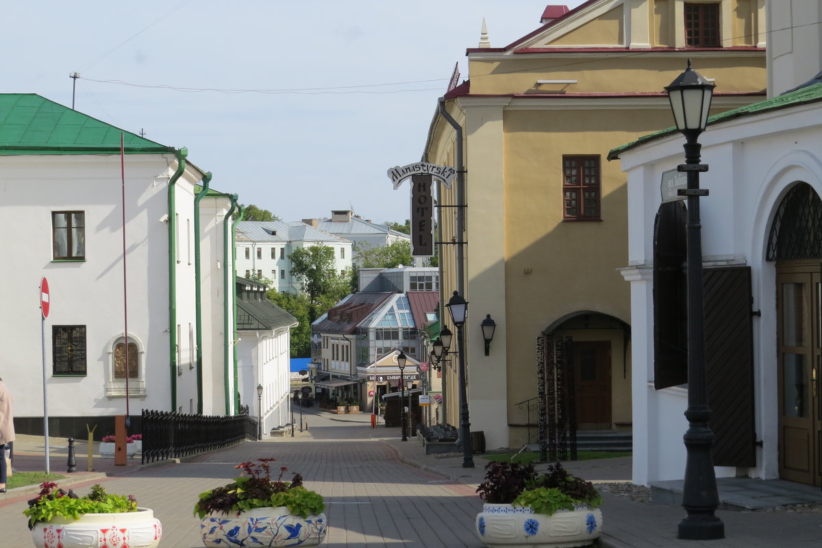 Улица старого города - Вера Щукина