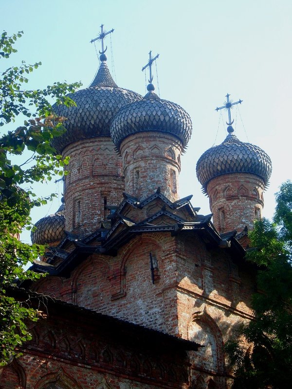 Каменная церковь Троицы с трапезной построена в 1557 г. - Надежд@ Шавенкова