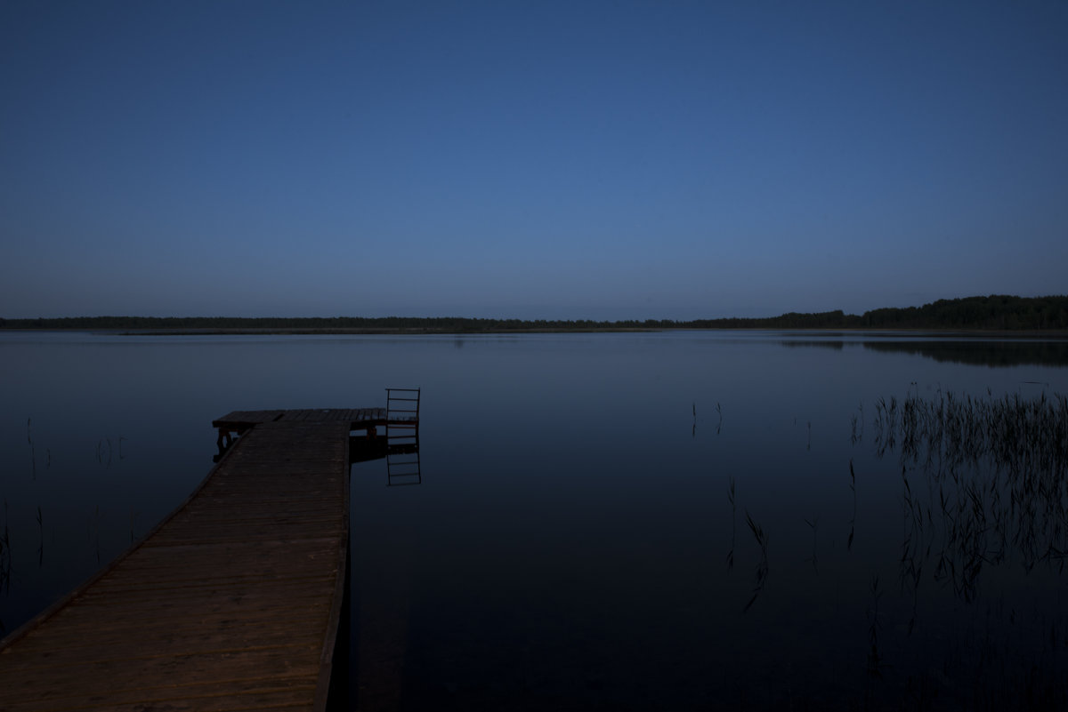 Вид на ночное озеро - Андрей Резюкин