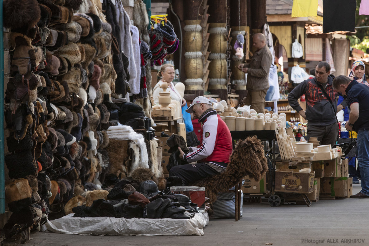 На рынке в Измайлово - Алексей Архипов