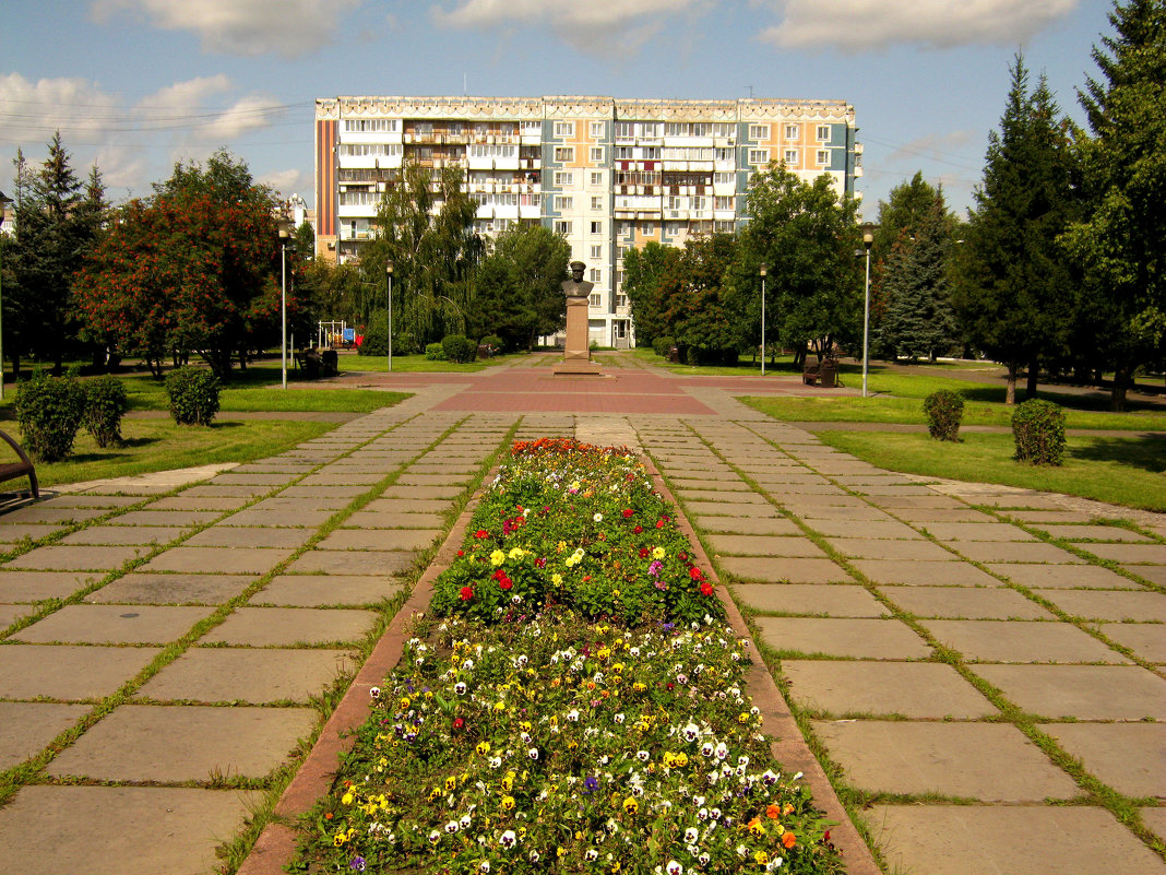Сквер имени Жукова - Радмир Арсеньев