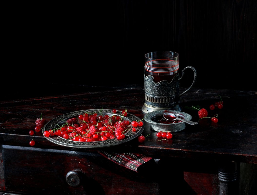 С красными ягодами - Наталья Казанцева
