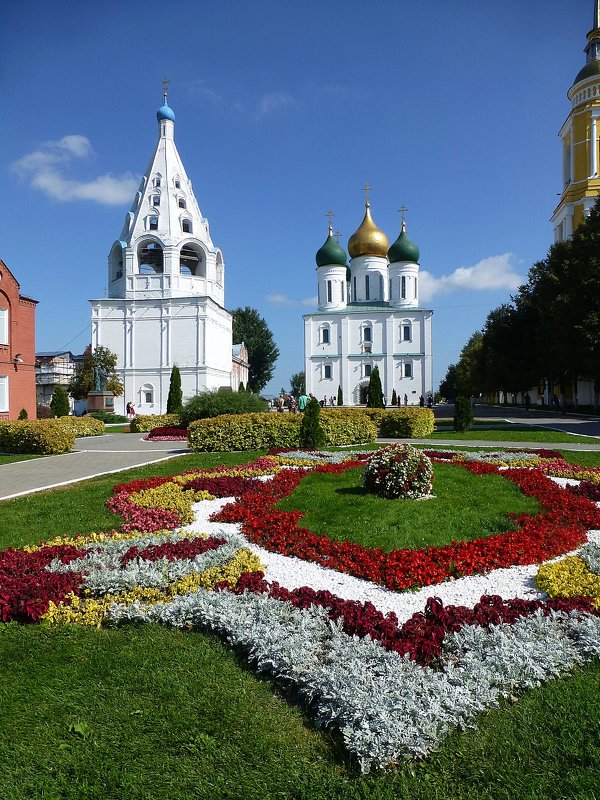 Соборная площадь Коломенского Кремля - Лидия Бусурина