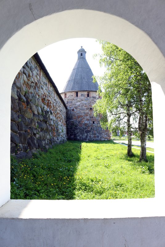 У стен монастыря - Ольга 